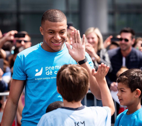 Kylian Mbappé présent avec l'association "Premiers de Cordée"