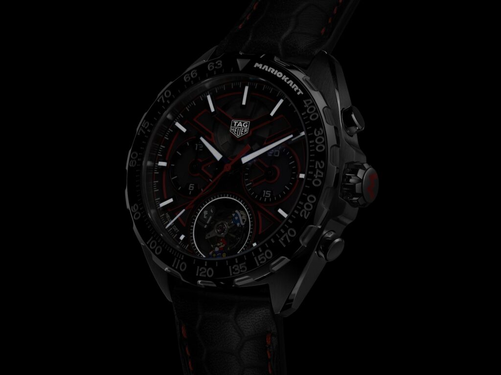 Montre Mario Kart Tag Heuer vue dans le noir